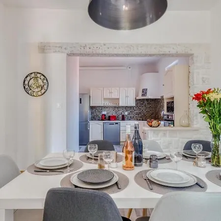 Holiday home L'ardeche En Provence Avec Jardin Ombrage Pont-Saint-Esprit